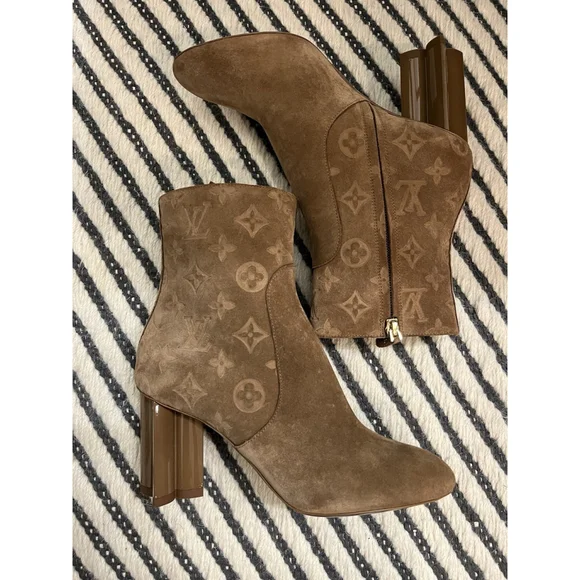 NWOT Louis Vuitton Suede Leather Silhouette Ankle Boot - Marron Women Size 7.5 - Picture 3 of 5